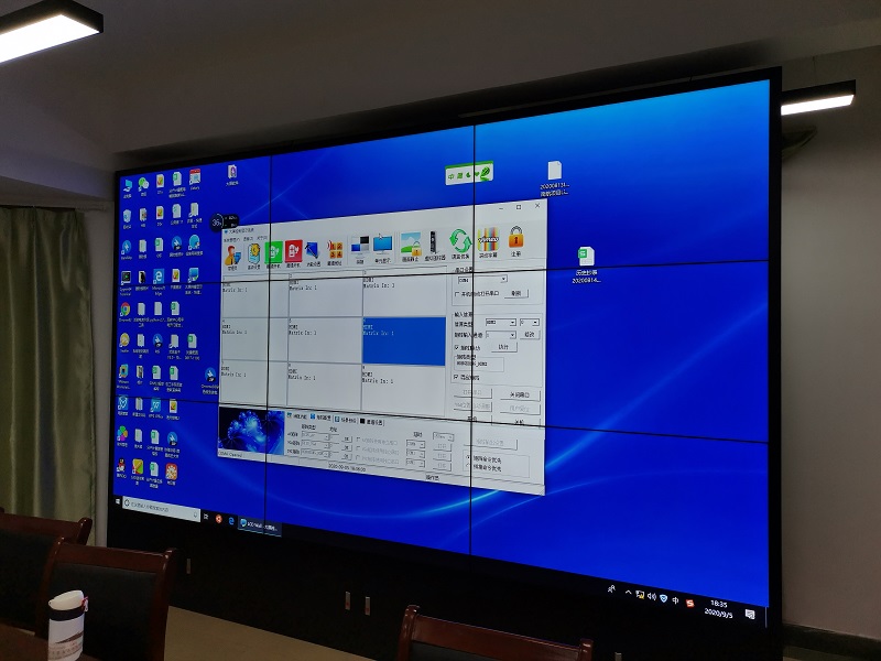 南昌航空學(xué)(xué)院能源服務(wù)(wù)中心3X3拼接屏案例